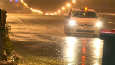 Noche de intensa lluvia en Madrid en un sábado en que se esperan tormentas