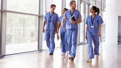 Madrid implantará el modelo de carrera profesional para el personal temporal del Sermas desde el 1 de octubre