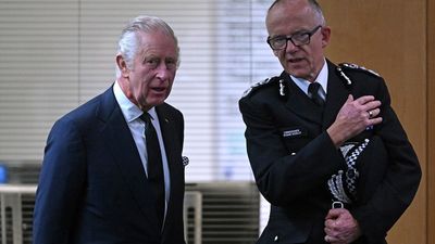 Carlos III piensa realizar una coronación más modesta que la de su madre Isabel II en 1953