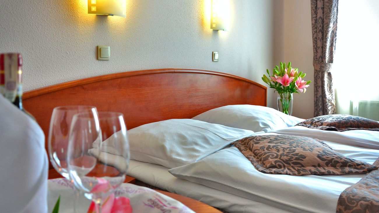 Hoteles de costa renuncian a estar en el programa del Imserso porque no cubre sus costes