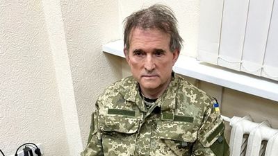 Ucrania intercambia a Medvedchuk por los héroes de Azov y otros prisioneros