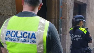 Herida grave una mujer al incendiar su pareja el piso en el que vivían