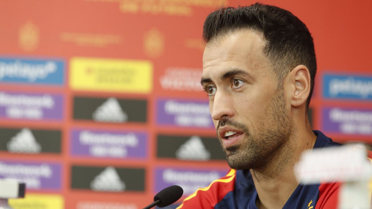 Busquets desmiente su marcha del Barcelona y la Selección
