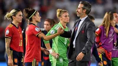 Las jugadoras niegan que hayan "renunciado" a la Selección y hayan pedido el cese de Vilda