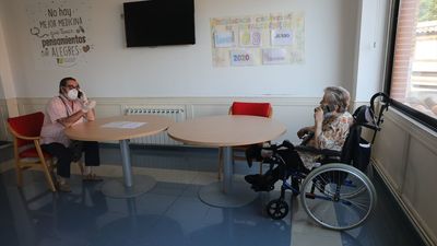 Madrid crea un comité de ética para las residencias y centros de día públicos