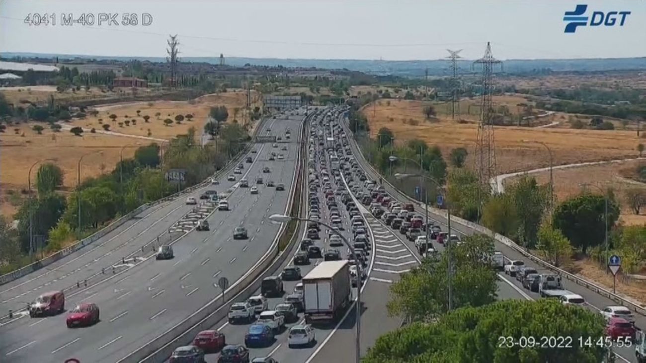 Atascazo en la M-40 y más retenciones en el norte de Madrid tras el accidente de un motorista