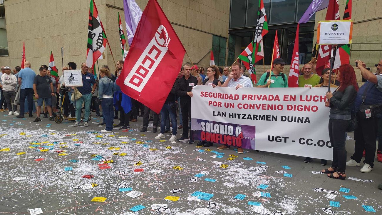 Miles de vigilantes salen a la calle para exigir mejoras laborales
