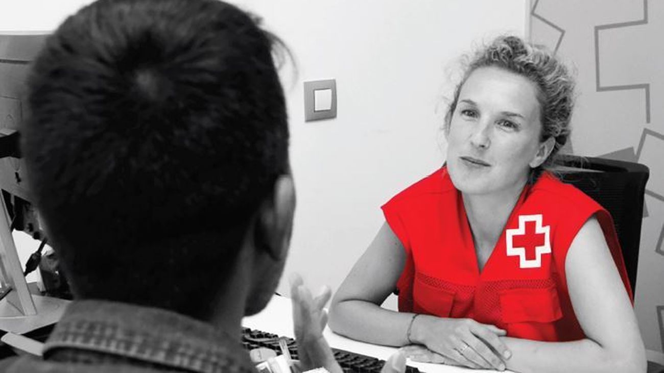 ¿Cómo trabaja Cruz Roja para facilitar la inserción laboral de jóvenes extutelados?