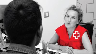 ¿Cómo trabaja Cruz Roja para facilitar la inserción laboral de jóvenes extutelados?