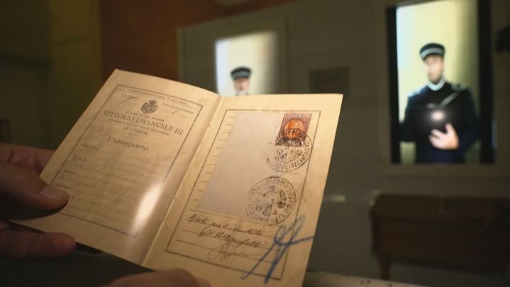 Representación del control de pasaportes en el Museo del Mare / Redacción