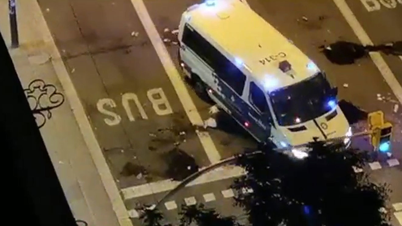 Saquean comercios, queman motos y mobiliario urbano tras los conciertos de La Mercè