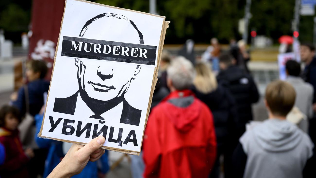 Manifestantes rusos protestan en Suiza contra la guerra
