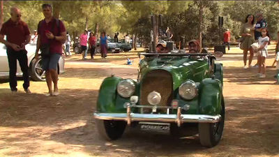 ‘Autopía’ lleva a Boadilla del Monte a miles de amantes de los coches clásicos y exclusivos