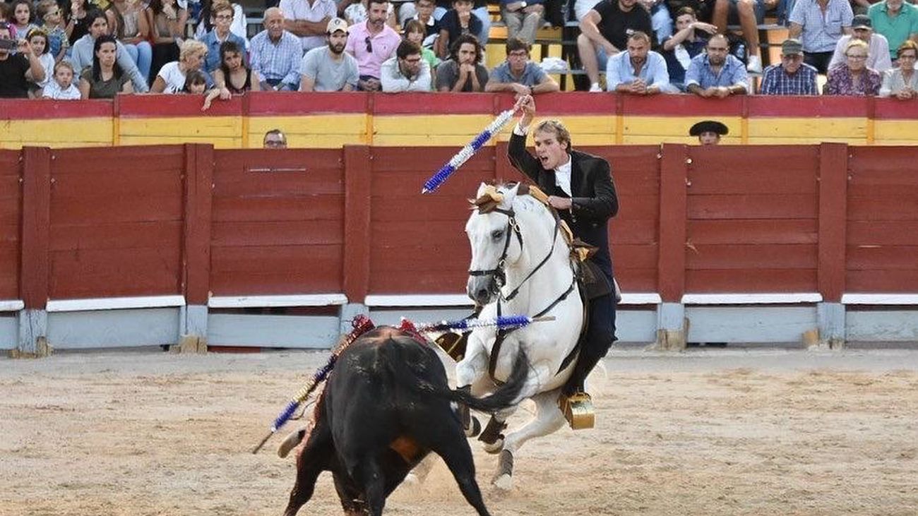 El rejoneador Duarte Fernandes gana el I Torneo Manuel Vidrié en Chinchón - Festejo Completo