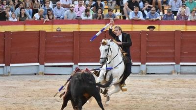 El rejoneador Duarte Fernandes gana el I Torneo Manuel Vidrié en Chinchón - Festejo Completo