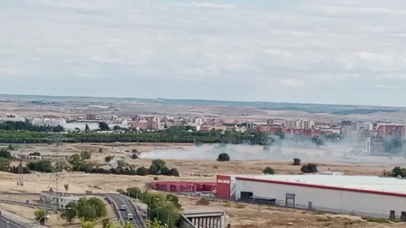 Sofocado un incendio de pasto en la M-40
