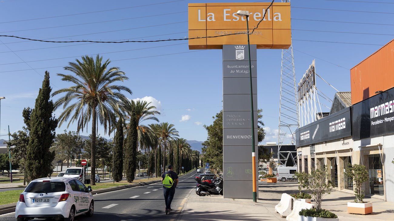 Entrada al polígono industrial La Estrella de Málaga donde ha sido hallado el cadáver de la mujer