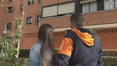 Una okupa logra aplazar su juicio por una cita para una operación estética de pecho