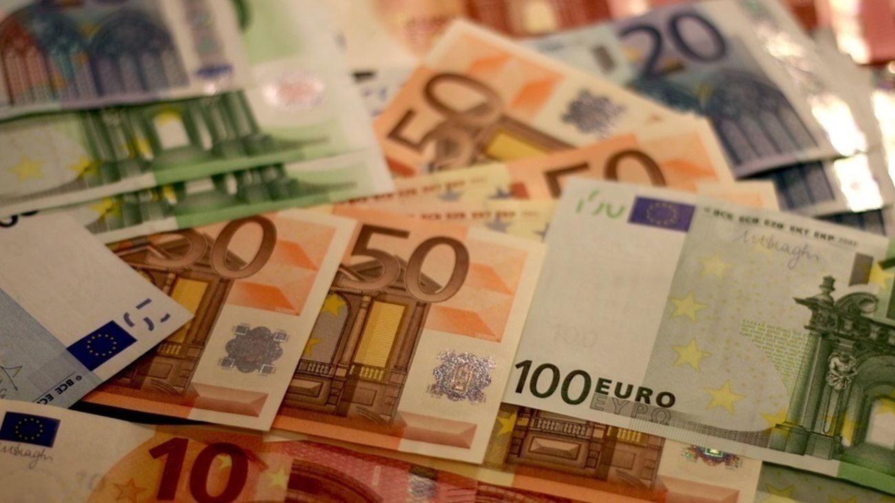 Visiones contrapuestas sobre la bajada de impuestos entre patronal y sindicatos