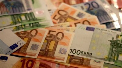 Visiones contrapuestas sobre la bajada de impuestos entre patronal y sindicatos