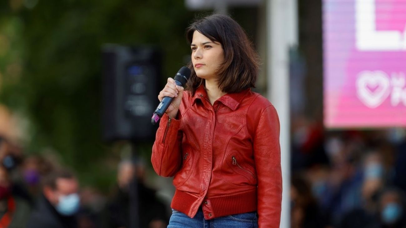 El TSJM suspende la ejecución de la condena a Isa Serra por los altercados en un desahucio al pagar la multa