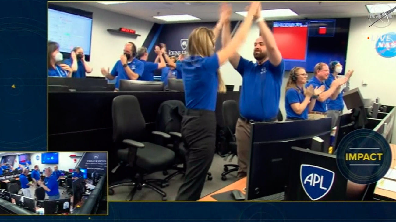 "Oh Dios mío", la alegría de los ingenieros de la NASA tras estrellar la sonda Dart contra un meteorito