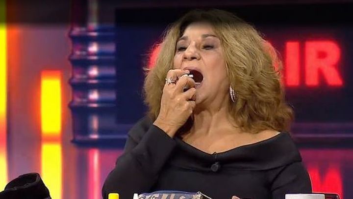 Descubrimos lo que Lolita lleva en el bolso / Telemadrid