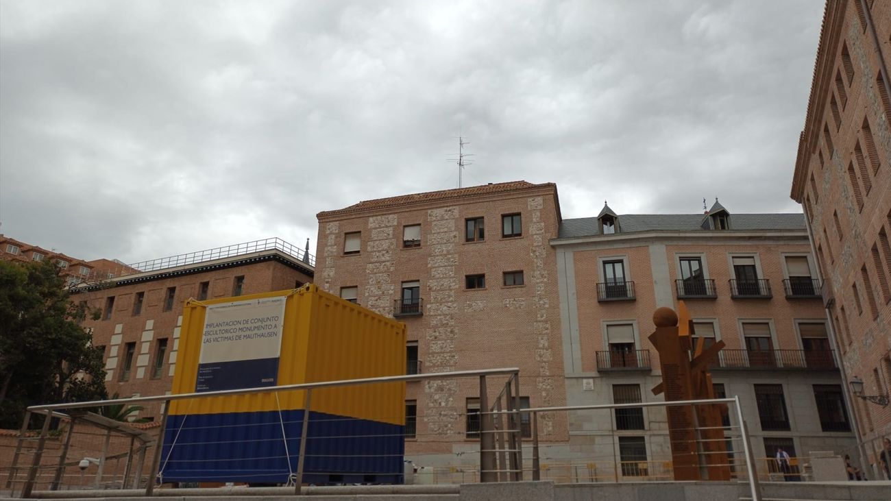 Comienza el montaje del monumento a las víctimas españolas de Mauthausen