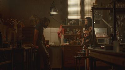 Álvaro Morte y 'China' Suárez se introducen en la trata de blancas en 'Objetos'