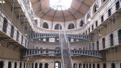 El 41% de los presos que cumplían pena por violencia de género reincidieron tras salir de prisión