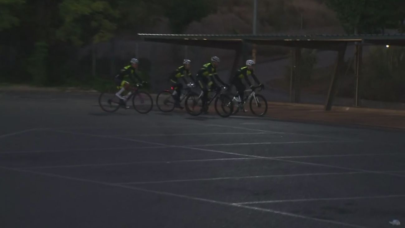 Montar en bicicleta por la calzada, deporte de riesgo...vial
