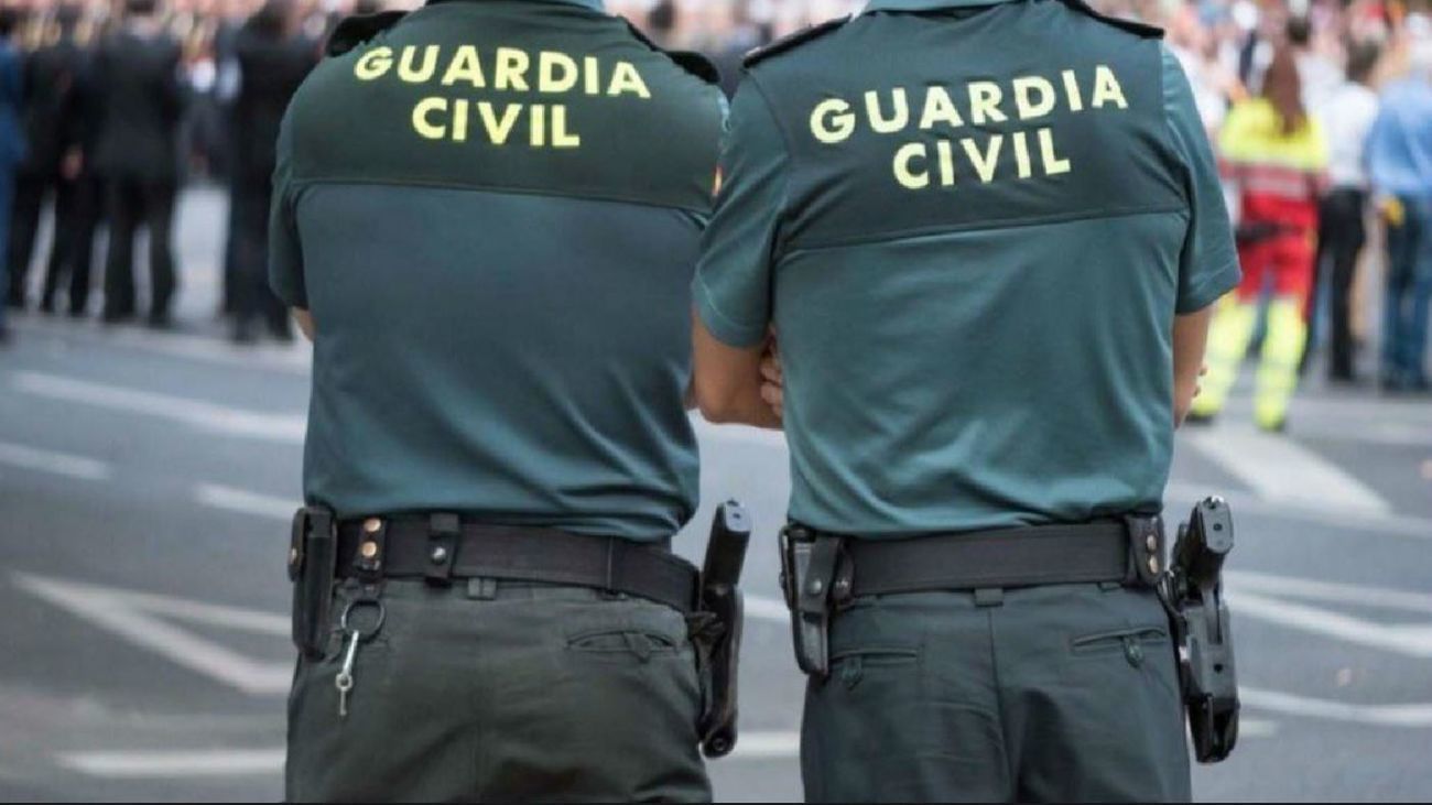 Guardias civiles en un dispositivo durante un acto multitudinario