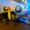 Dos ancianos vuelcan su coche y quedan atrapados en el túnel de Somosierra