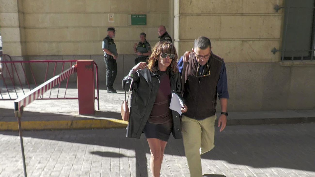 La actriz María León queda en libertad provisional, tras ser detenida por agredir a un policía