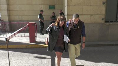 La actriz María León queda en libertad provisional, tras ser detenida por agredir a un policía