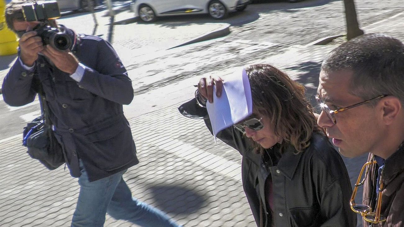 La actriz María León niega la agresión a un agente y denuncia abuso policial