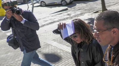 La actriz María León niega la agresión a un agente y denuncia abuso policial