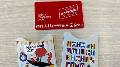 Madrid regala un tarjetero conmemorativo a los usuarios de metro, para celebrar la Semana de la Hispanidad