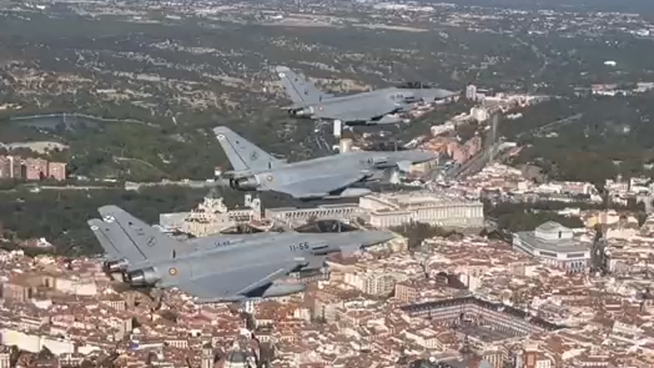 ¿Oyes mucho ruido en el cielo de Madrid? Tranquilo: son los ensayos para el desfile del 12 de octubre