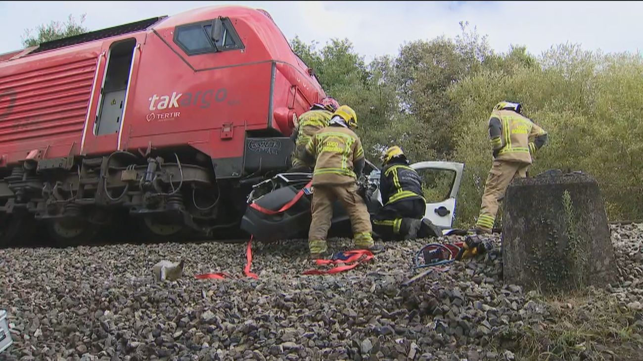 Un hombre de 50 años muere arrollado por un tren de mercancías en un paso a nivel en Rábade, Lugo