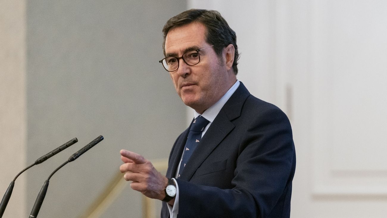 CEOE rechaza ampliar el permiso de fallecimiento porque tiene un coste inasumible para la empresa