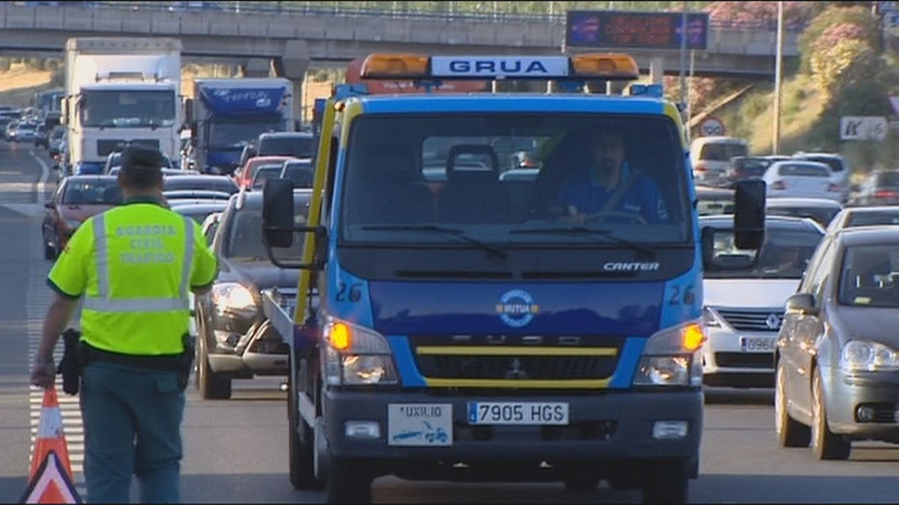 Problemas en el tráfico de Madrid por la manifestación de grúas de carretera este viernes