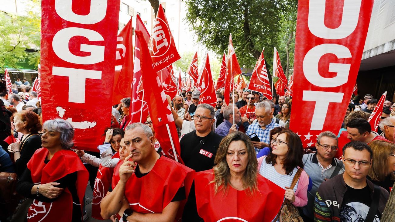 Concentración de sindicatos para negociar un acuerdo salarial