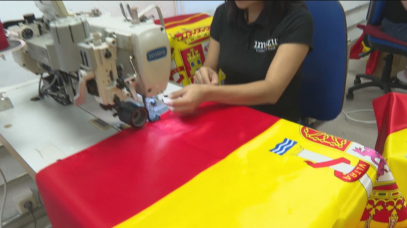 El 12 de octubre hace aumentar la demanda de banderas de España