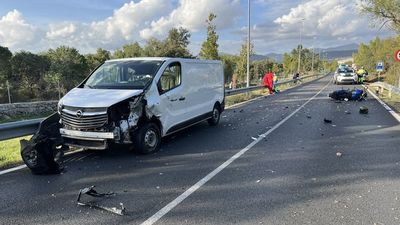 Muere un motorista en Alpedrete tras chocar contra una furgoneta
