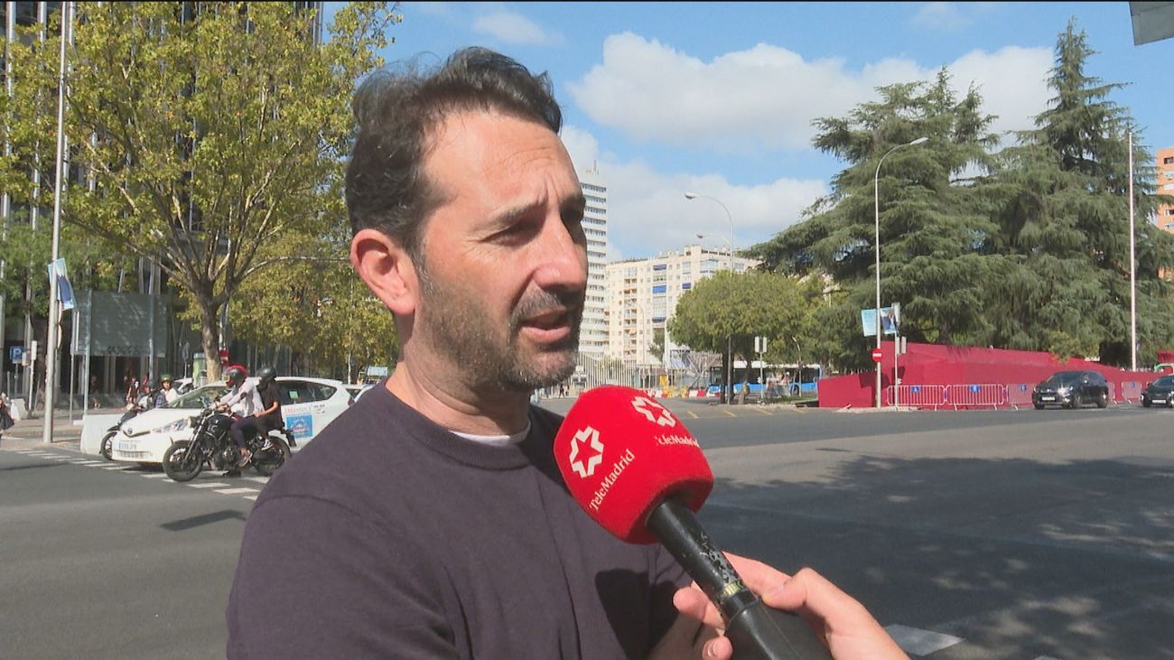 Preparativos para el desfile del 12 de Octubre en el Paseo de la Castellana