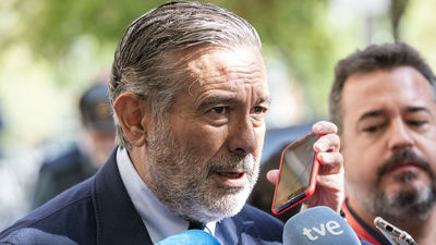 Enrique López emplaza a Sánchez a dejar de lastrar la imagen del Poder Judicial