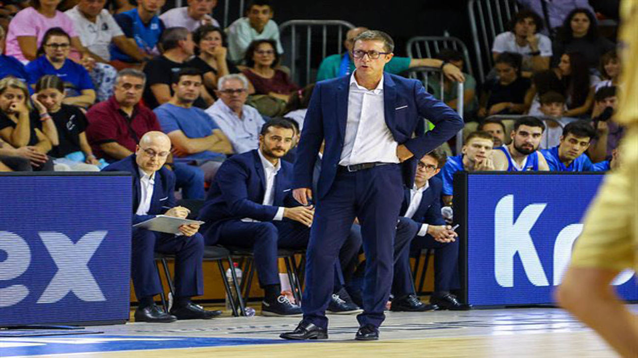 El Fuenlabrada destituye a Raventós