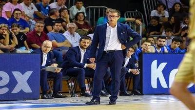 El Fuenlabrada destituye a Raventós