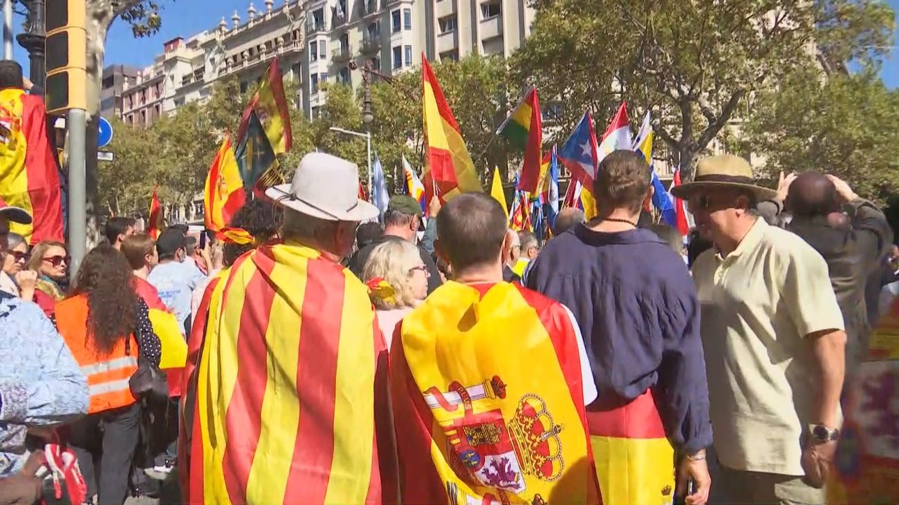 Manifestación convocada en el centro de Barcelona con motivo del 12 de octubre